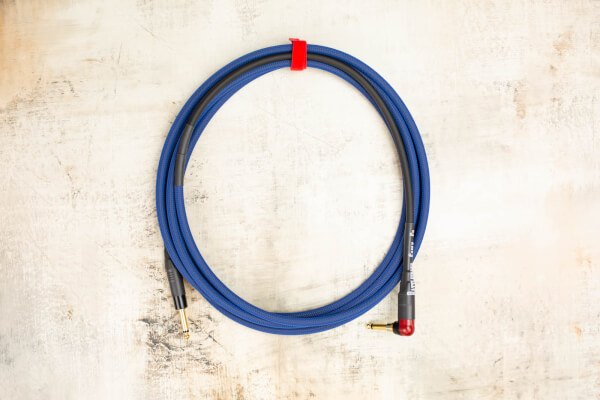 15' Snake Head in Blue with Neutrik Right Angle Silent Gold (connected to instrument) to Neutrik Straight Gold