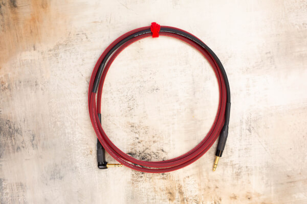 10' TRS Snake Head in Red with Neutrik Straight TRS Gold (connected to instrument) to Neutrik Right Angle TRS Gold 